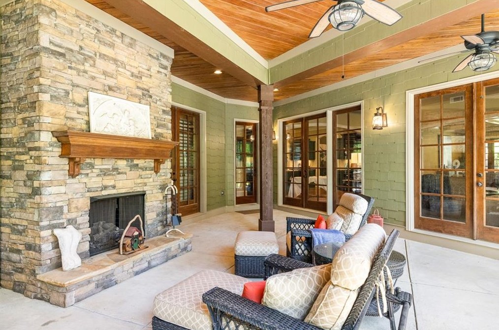 1696 Little Joe Ct, Decatur GA  30033-1519 exterior