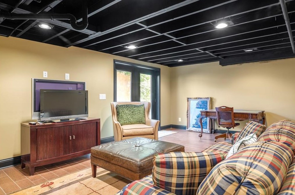 1696 Little Joe Ct, Decatur GA  30033-1519 exterior