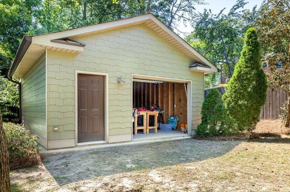 1696 Little Joe Ct, Decatur GA  30033-1519 exterior