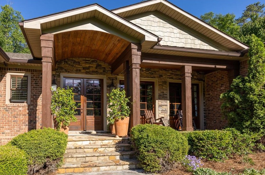 1696 Little Joe Ct, Decatur GA  30033-1519 exterior