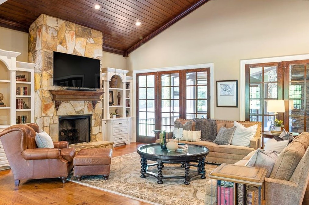 1696 Little Joe Ct, Decatur GA  30033-1519 exterior