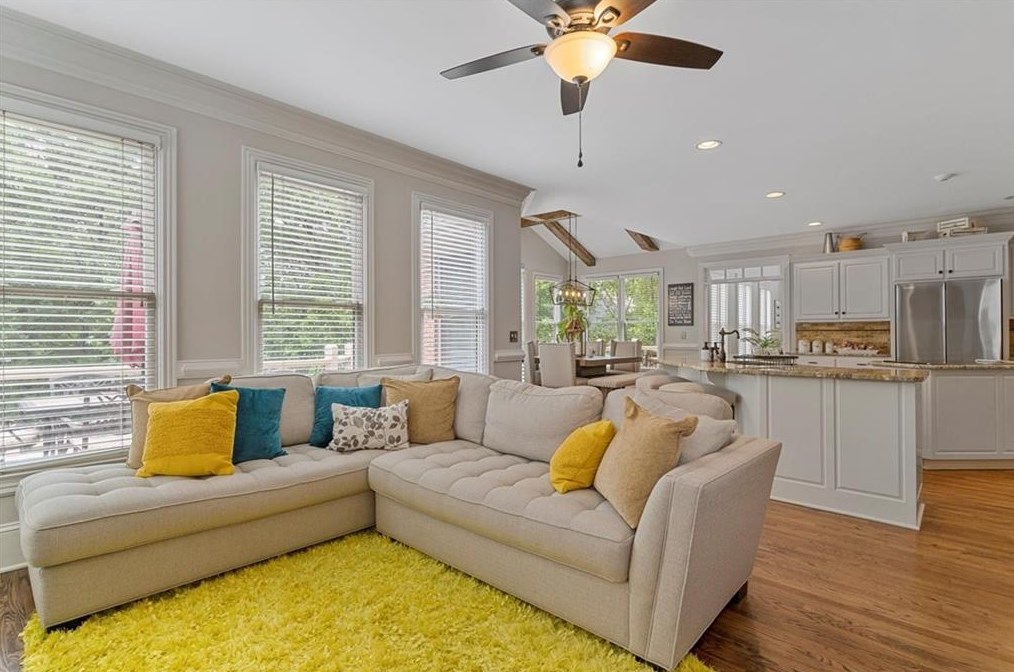 840 Falls Point Cir, Alpharetta GA  30022-8481 exterior