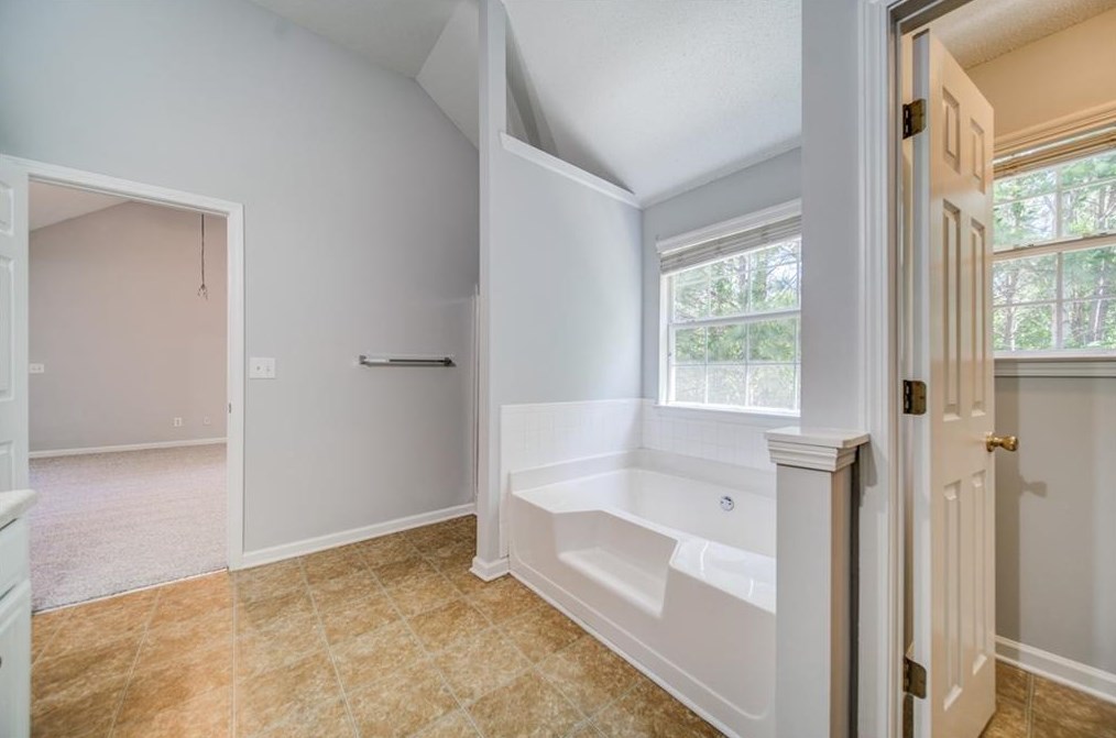 6016 Redtop Loop, Fairburn GA  30213-4437 exterior