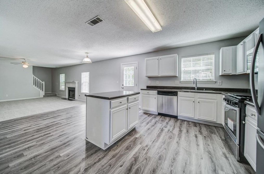 6016 Redtop Loop, Fairburn GA  30213-4437 exterior