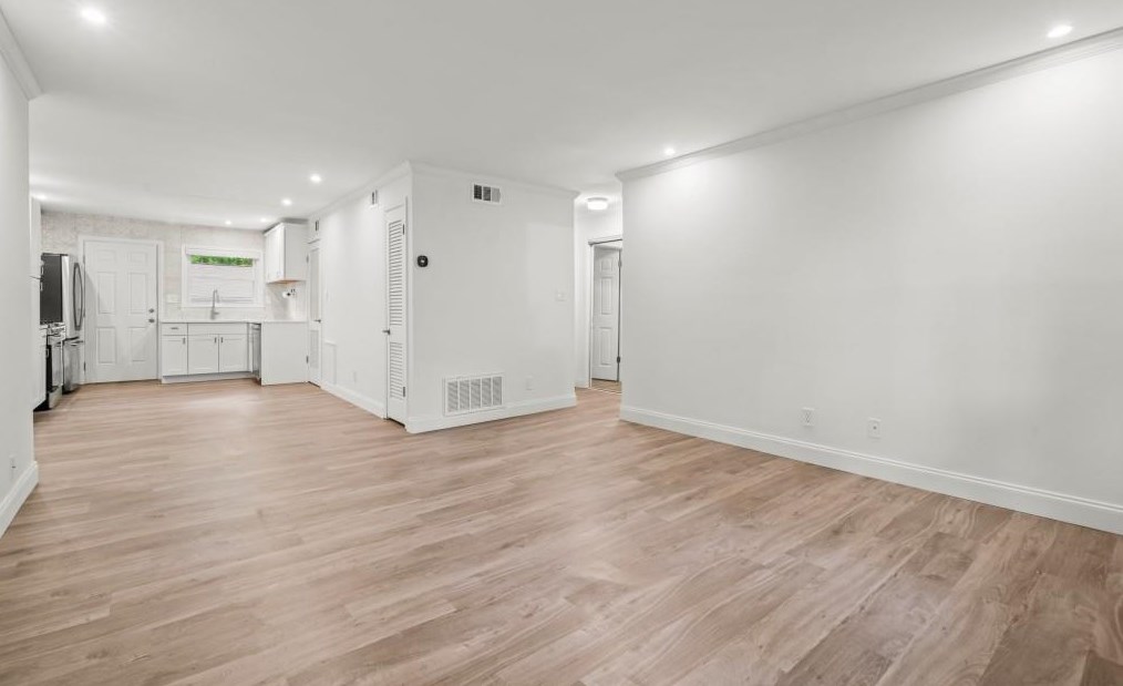 4282 Roswell Rd, Atlanta GA  30342-3719 exterior