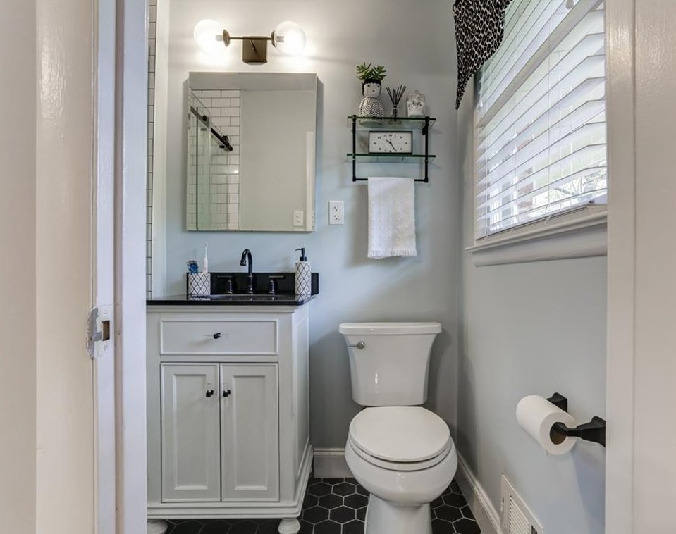 1877 Remington Rd, Atlanta GA  30341-1441 exterior