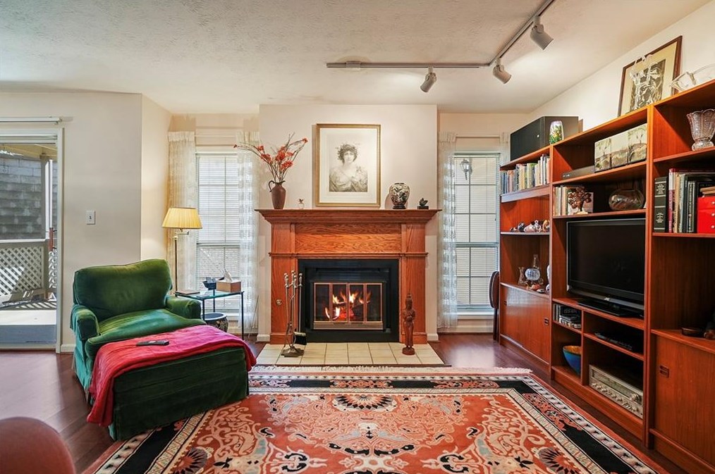 1346 Weatherstone Way, Atlanta GA  30324-4645 exterior