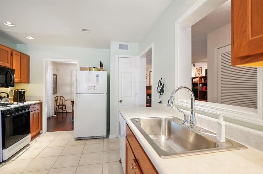 1346 Weatherstone Way, Atlanta GA  30324-4645 exterior