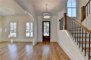 2595 Sunset Dr - Photo 3