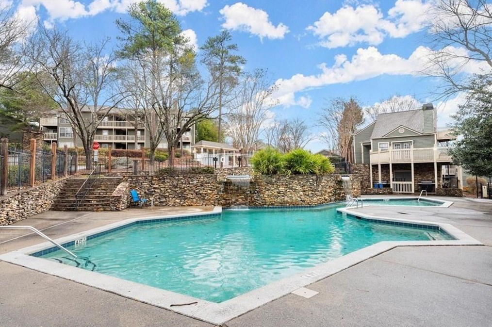 2699 Vinings Central Dr, Atlanta GA  30339-6796 exterior