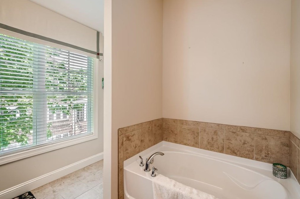 3027 Eltham Pl, Decatur GA  30033-3253 exterior