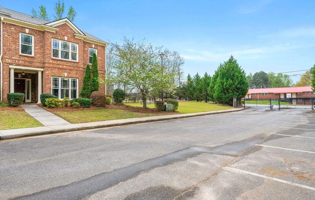 168 Constitution Blvd, Lawrenceville GA  30046-5636 exterior