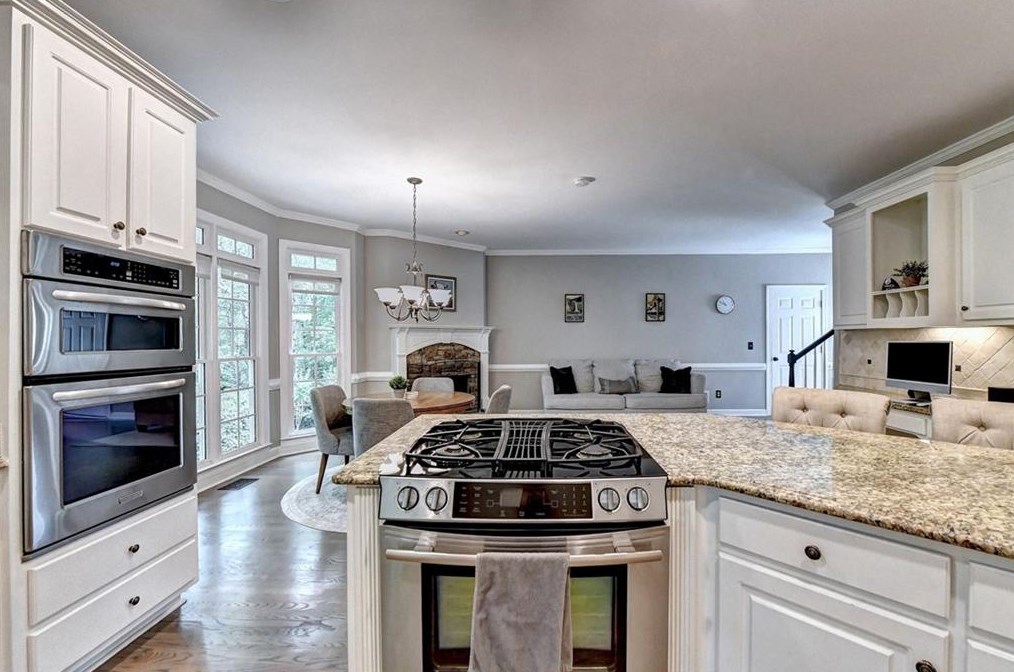 855 Highland Bend Cv, Alpharetta GA  30022-4794 exterior