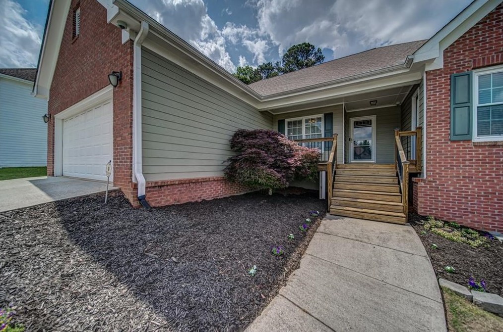 880 Cline Petty Way, Lawrenceville GA  30043-6719 exterior