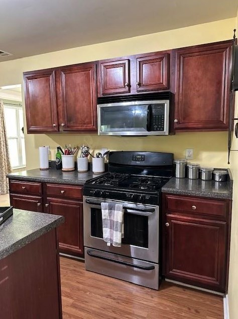 2502 Wrangler Dr, Atlanta GA  30331-9453 exterior
