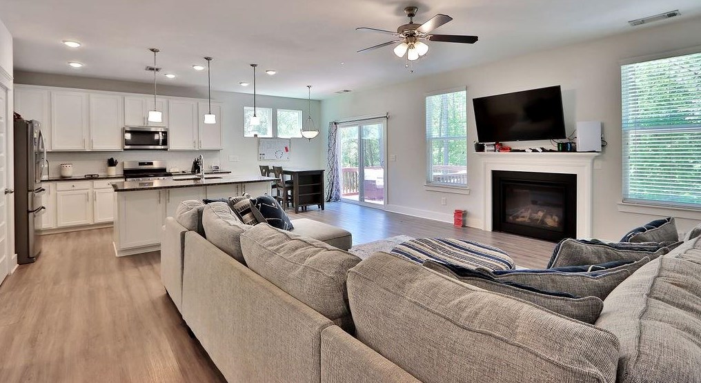 2869 Windsor Knoll Dr, Dacula GA  30019-7686 exterior