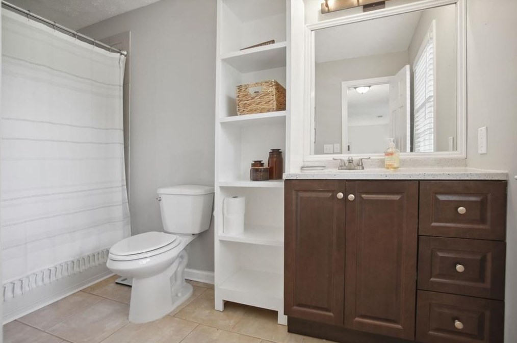 201 Muddy River Rd, Lawrenceville GA  30043-4465 exterior