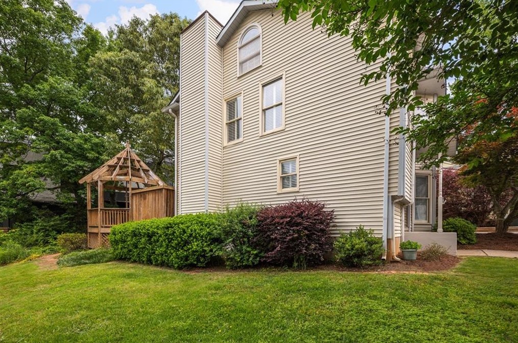 2 Old Decatur Cir, Decatur GA  30030-1653 exterior