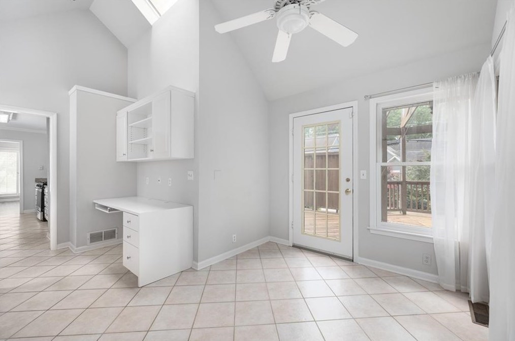 2 Old Decatur Cir, Decatur GA  30030-1653 exterior