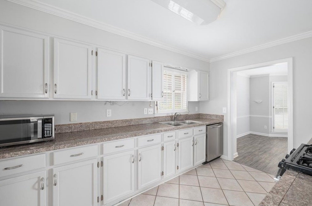 2 Old Decatur Cir, Decatur GA  30030-1653 exterior