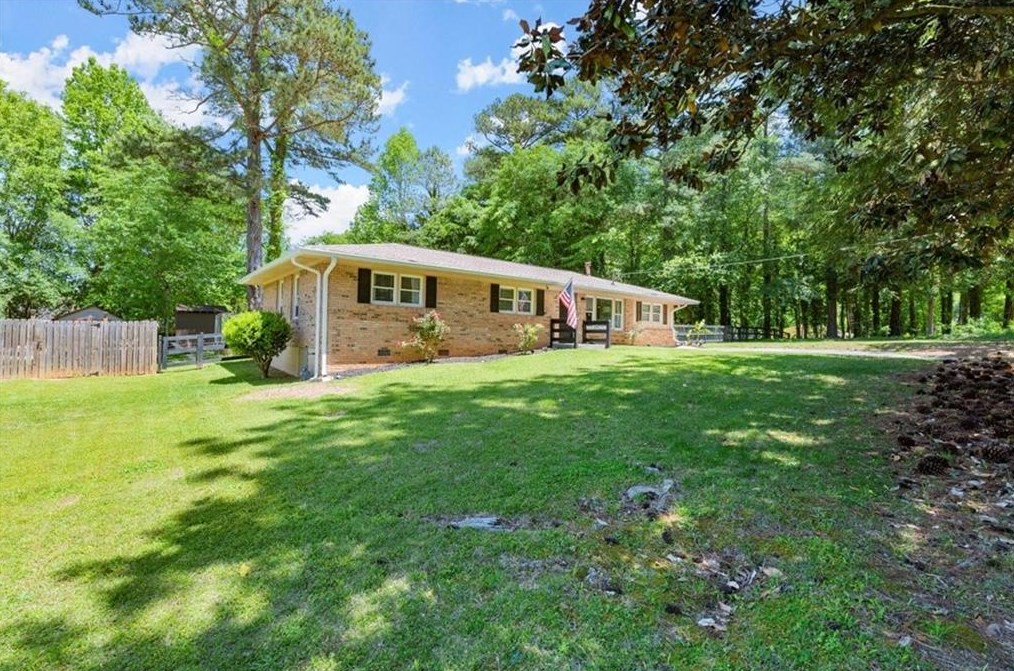 185 Pineland Dr, Smyrna GA  30082-2734 exterior