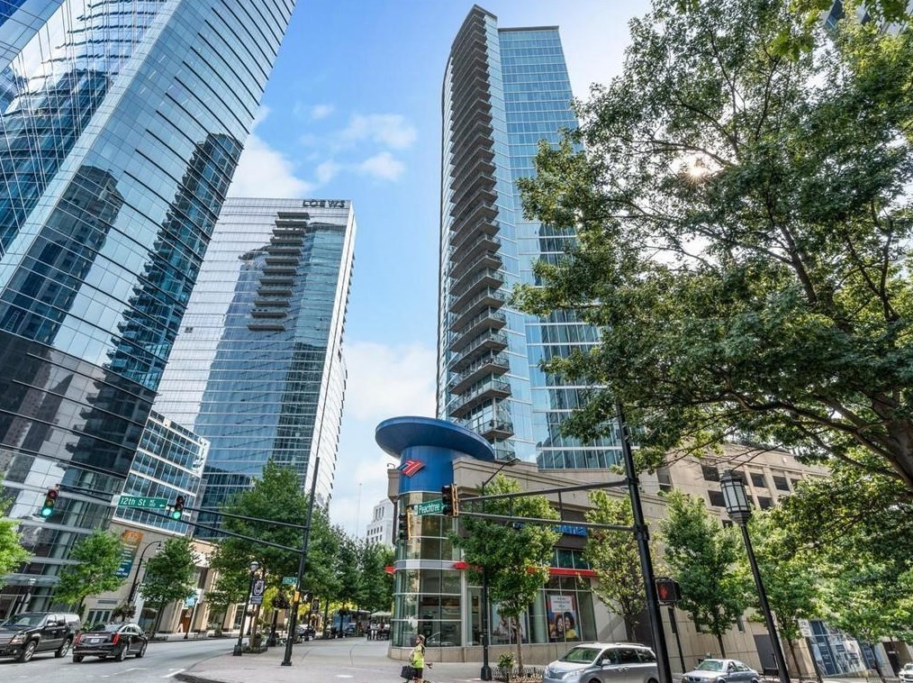 1080 Peachtree St, Atlanta GA  30309-3963 exterior