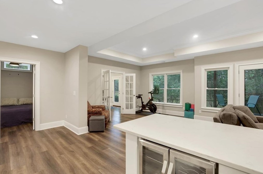 2451 Medlock Cmns, Decatur GA  30030-1599 exterior