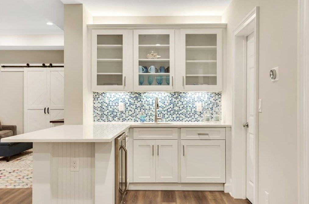 2451 Medlock Cmns, Decatur GA  30030-1599 exterior