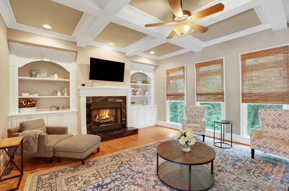 2451 Medlock Cmns, Decatur GA  30030-1599 exterior