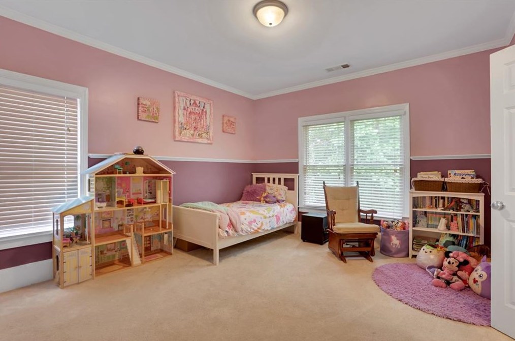 2451 Medlock Cmns, Decatur GA  30030-1599 exterior