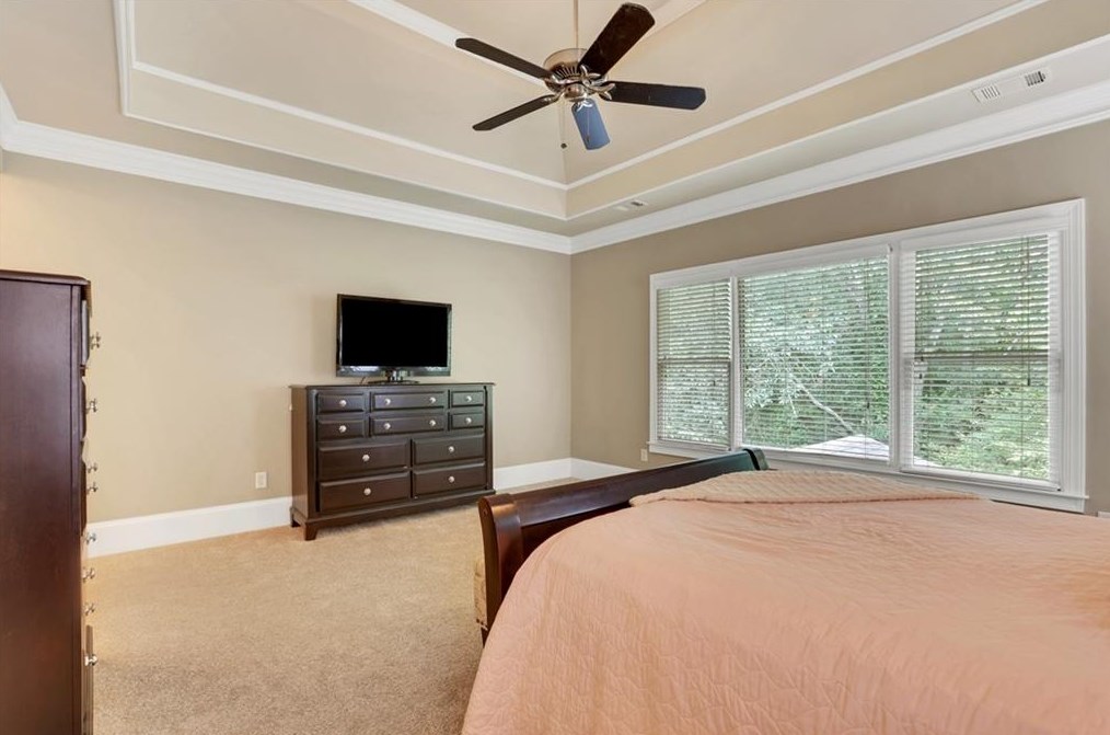 2451 Medlock Cmns, Decatur GA  30030-1599 exterior