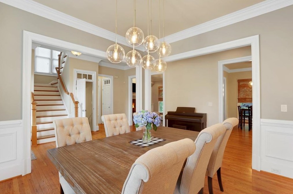 2451 Medlock Cmns, Decatur GA  30030-1599 exterior