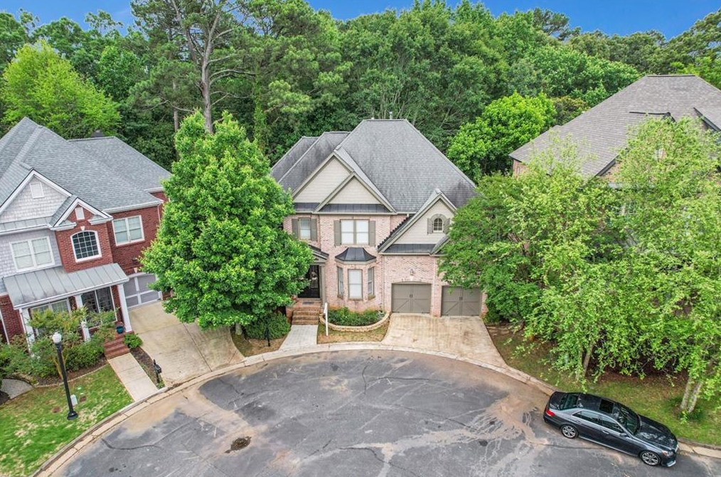 2451 Medlock Cmns, Decatur GA  30030-1599 exterior