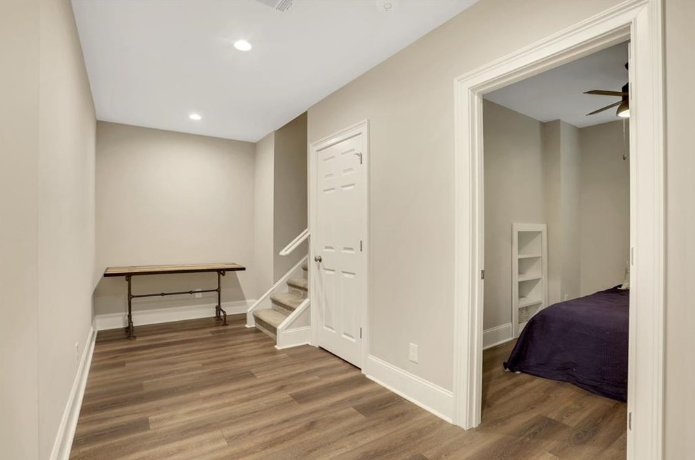 2451 Medlock Cmns, Decatur GA  30030-1599 exterior