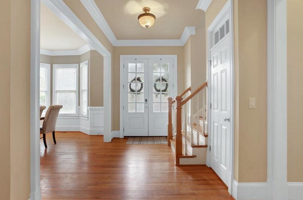 2451 Medlock Cmns, Decatur GA  30030-1599 exterior