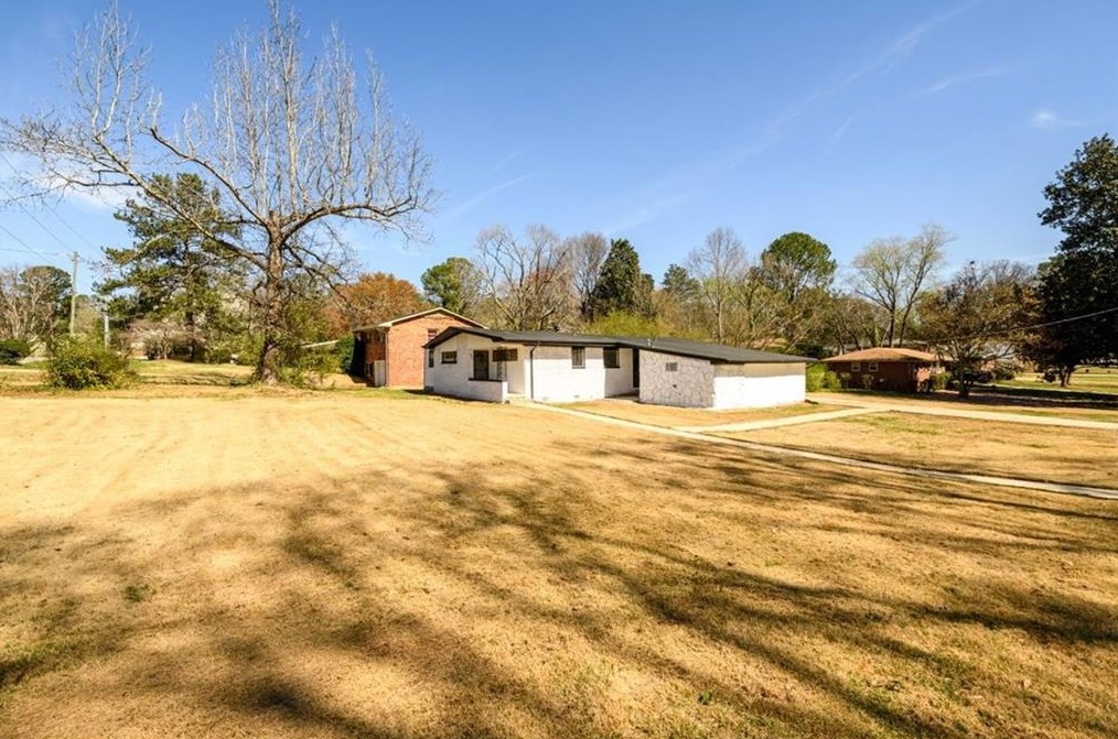 2052 Austin Dr, Decatur GA  30032-6103 exterior