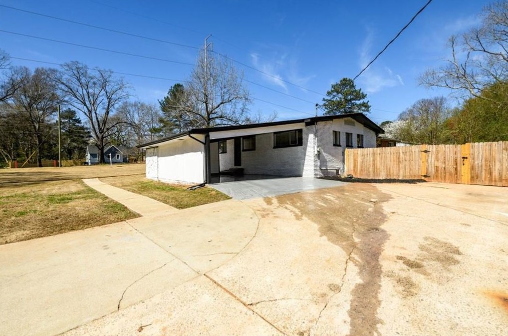 2052 Austin Dr, Decatur GA  30032-6103 exterior