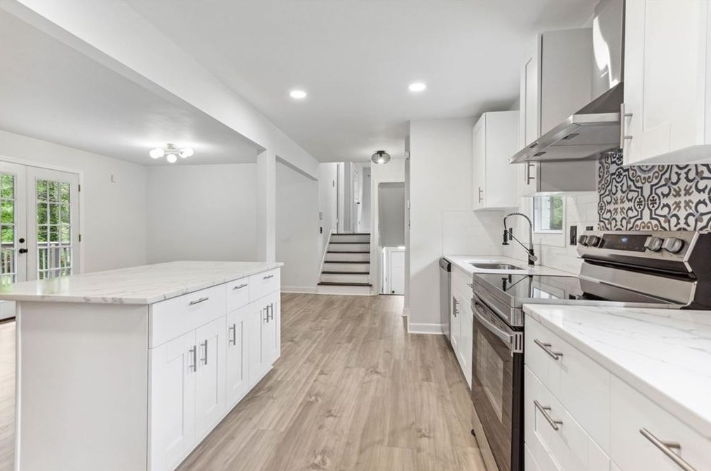 4083 Glade Ct, Decatur GA  30035-1905 exterior