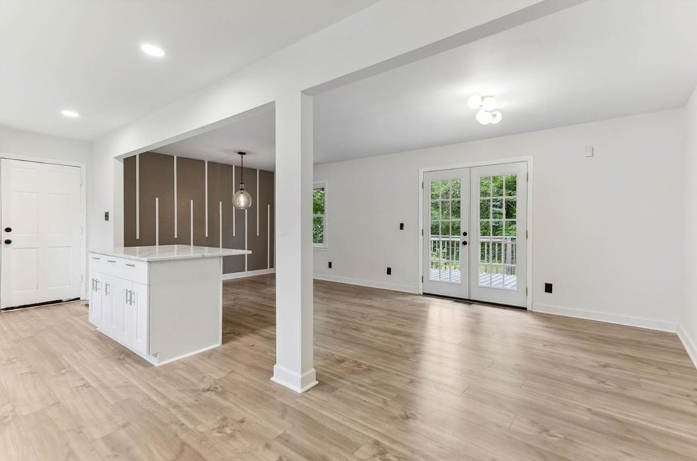 4083 Glade Ct, Decatur GA  30035-1905 exterior