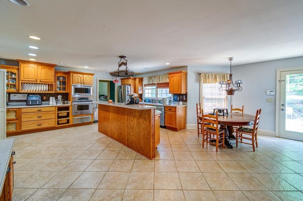 2 Stonebrook Dr, Rome GA  30165-6504 exterior