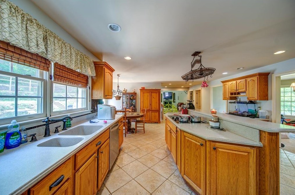 2 Stonebrook Dr, Rome GA  30165-6504 exterior