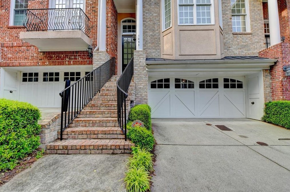 1053 Emory Parc Pl, Decatur GA  30033-4060 exterior