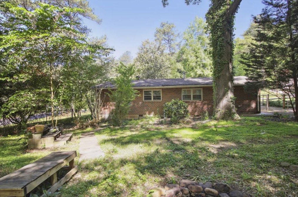 3693 Del Rio Ter, Decatur GA  30032-3113 exterior