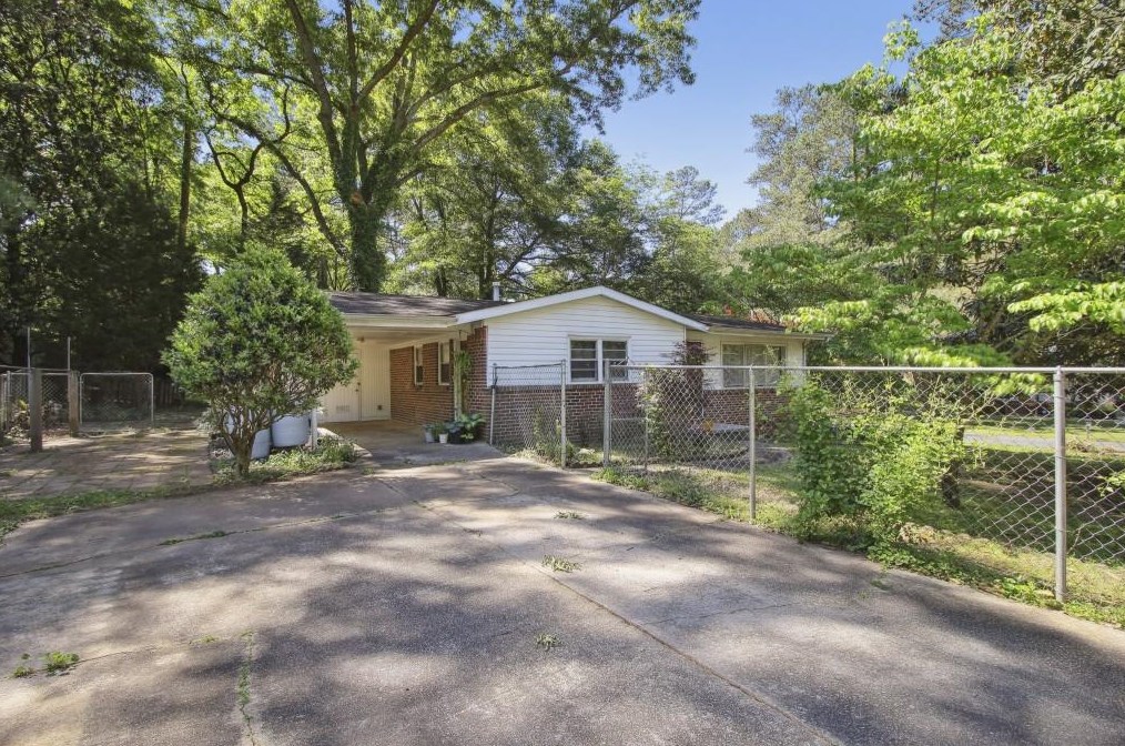 3693 Del Rio Ter, Decatur GA  30032-3113 exterior