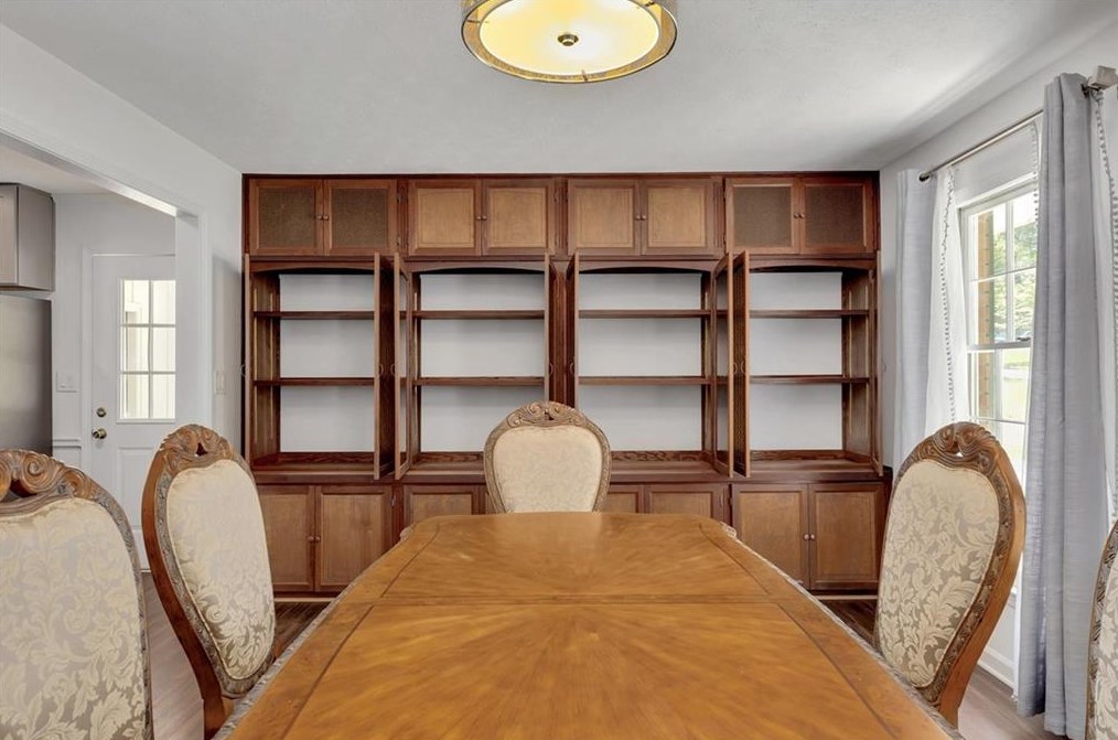 143 Pineland Dr, Smyrna GA  30082-2734 exterior