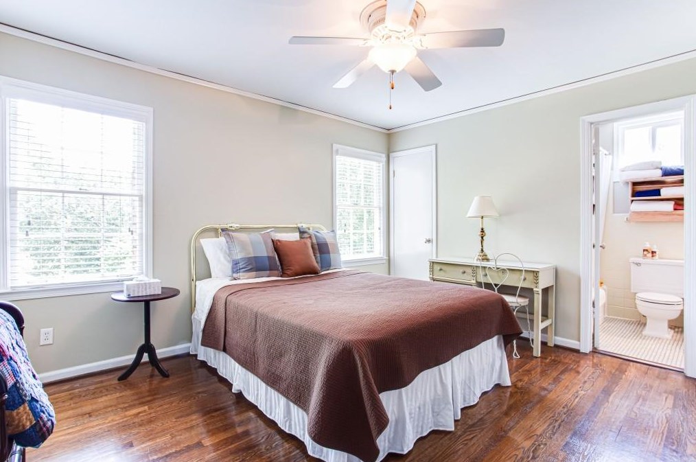 6765 Wright Rd, Atlanta GA  30328-2155 exterior