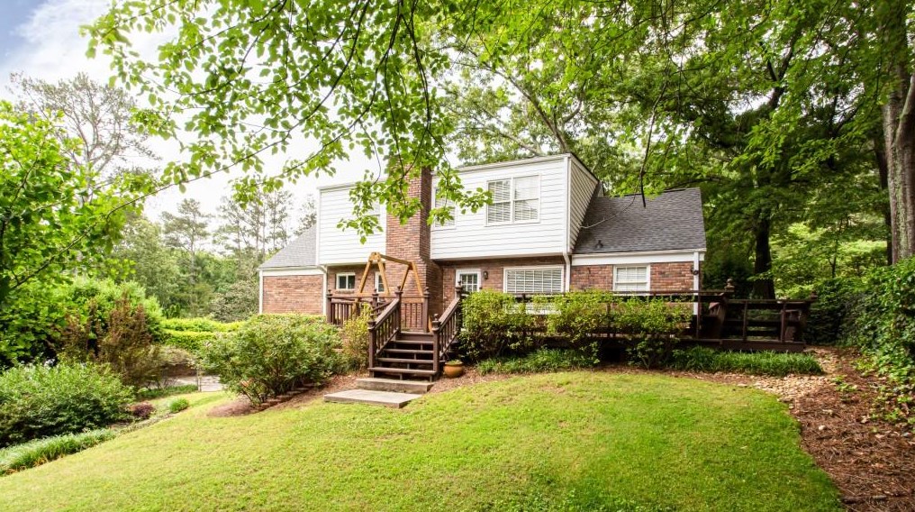 6765 Wright Rd, Atlanta GA  30328-2155 exterior