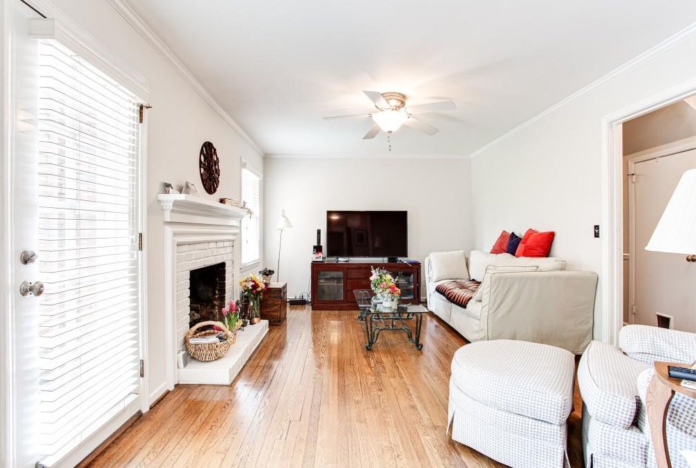 6765 Wright Rd, Atlanta GA  30328-2155 exterior