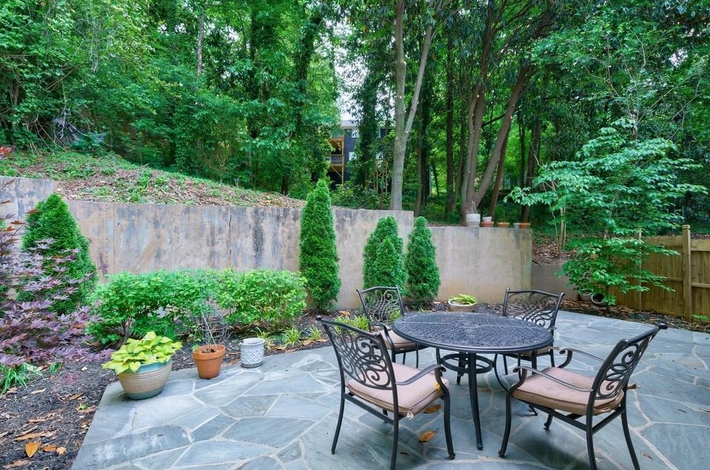 883 Heritage Pl, Decatur GA  30033-4109 exterior