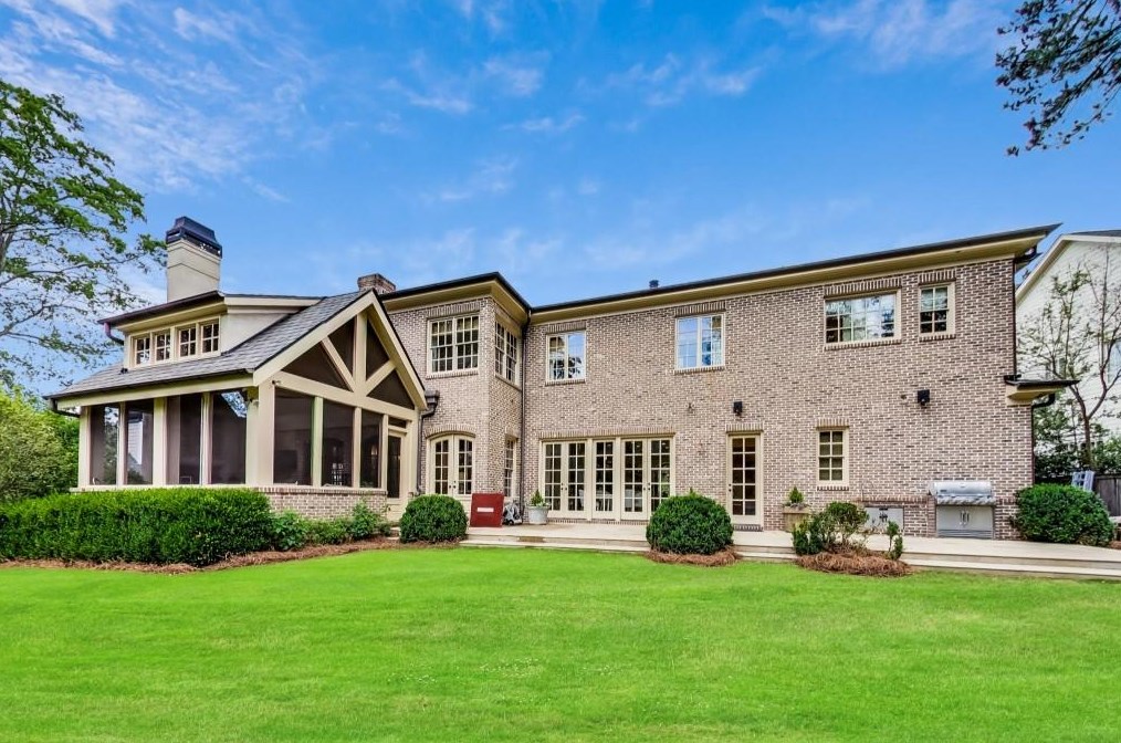 992 Wadsworth Dr, Atlanta GA  30318-1654 exterior